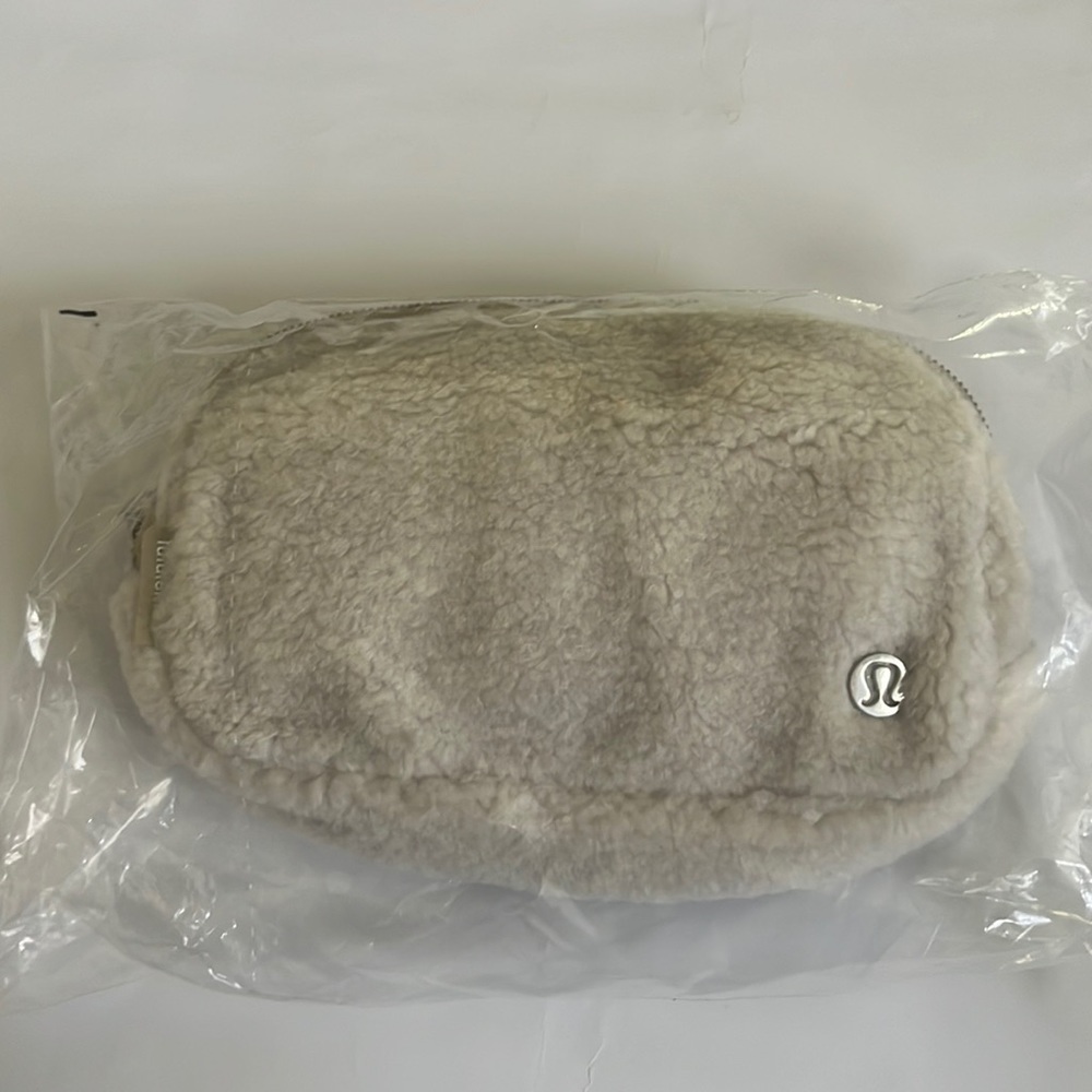 Lulu Lemon Everything Belt Bag Fleece- Brand New Never Been Opened